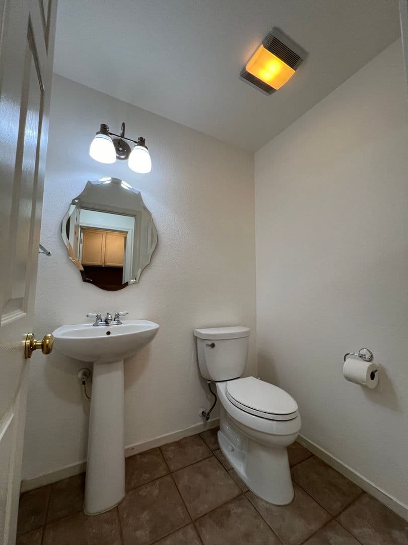 Rohnert Park House: 8037 Mason Dr.