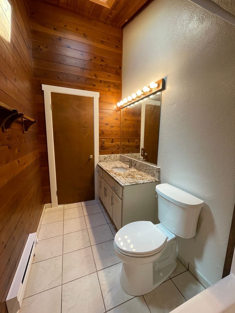 Sebastopol Apartment: 12640 Dupont Rd.