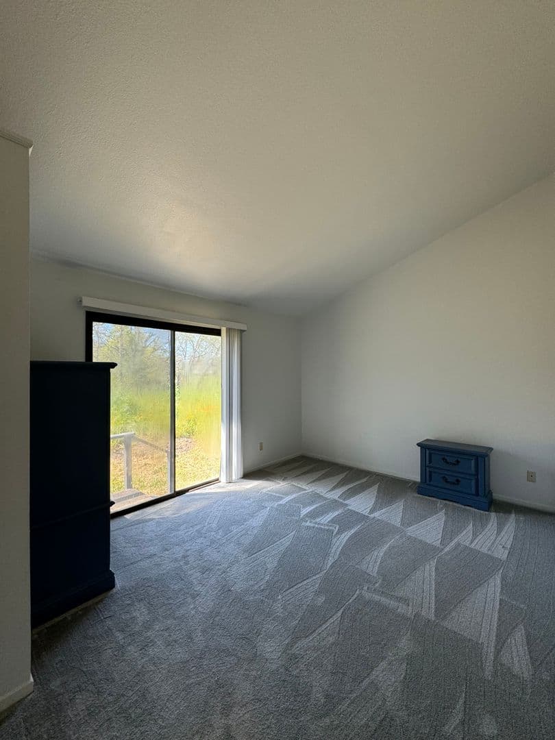 Santa Rosa House: 0000 Willowside