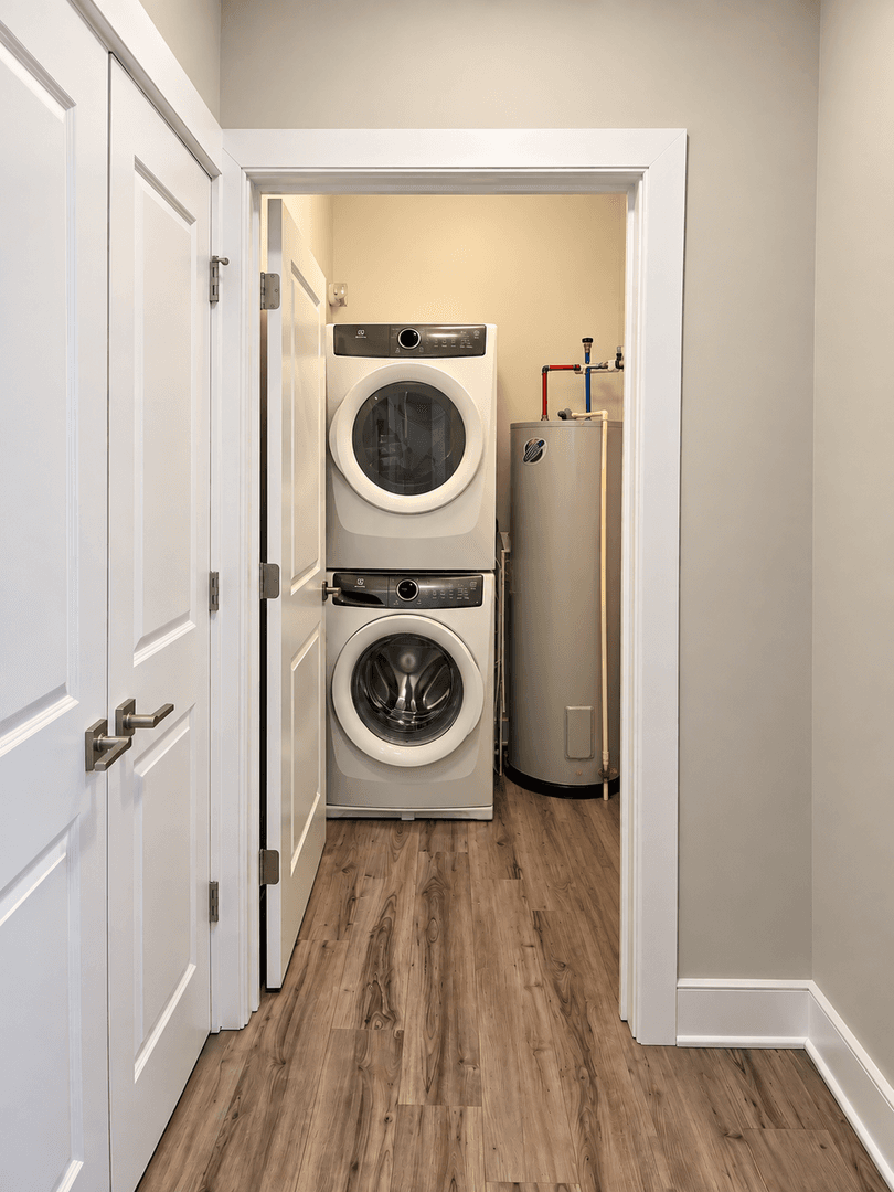Somerville Apartment: 44 Veterans Memorial Drive E