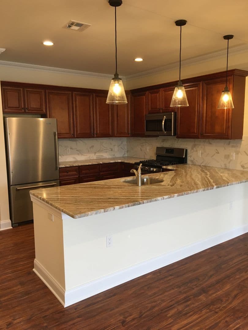 Somerville Apartment: 6 North Doughty Ave