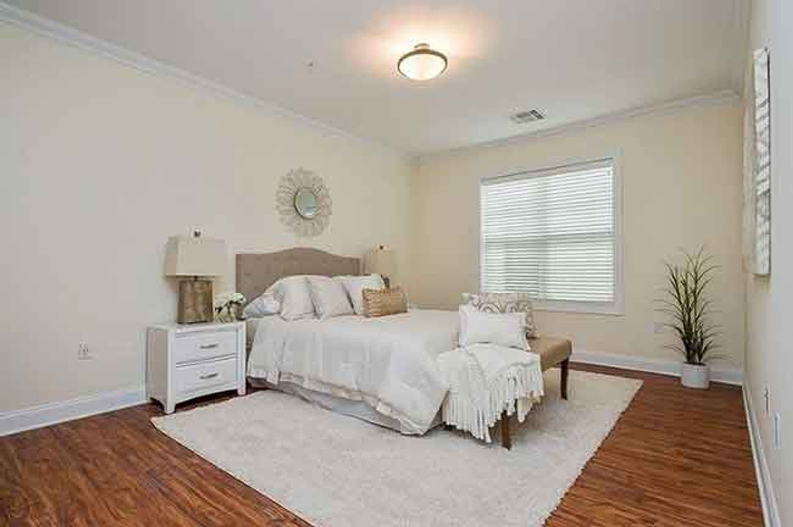 Somerville Apartment: 6 North Doughty Ave
