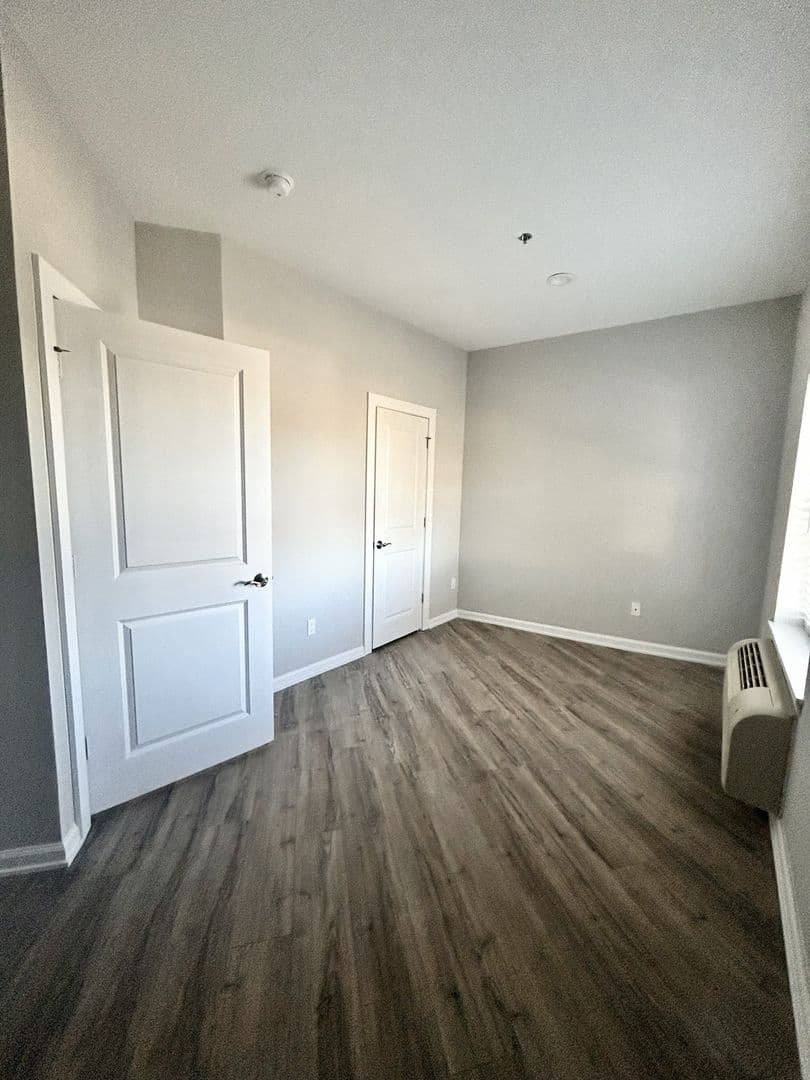 Somerville Apartment: 30 S Doughty Ave