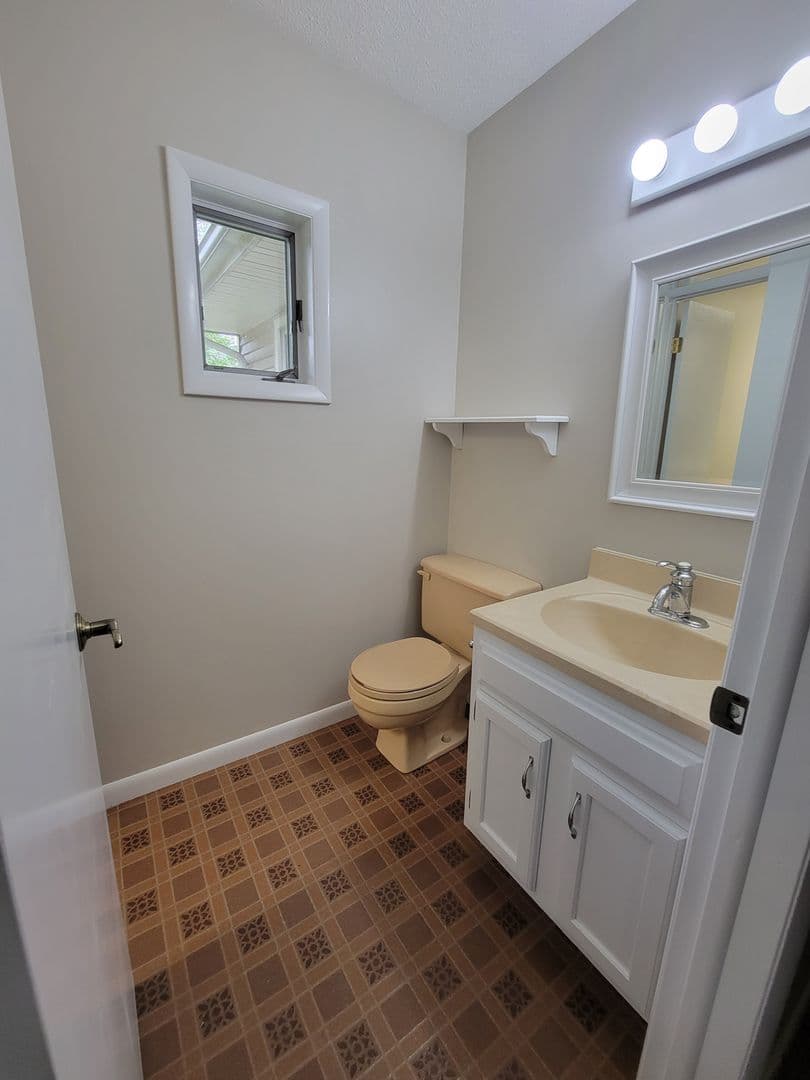 Midland House: 2901 Darby Court