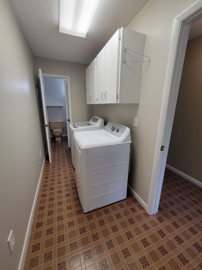 Midland House: 2901 Darby Court