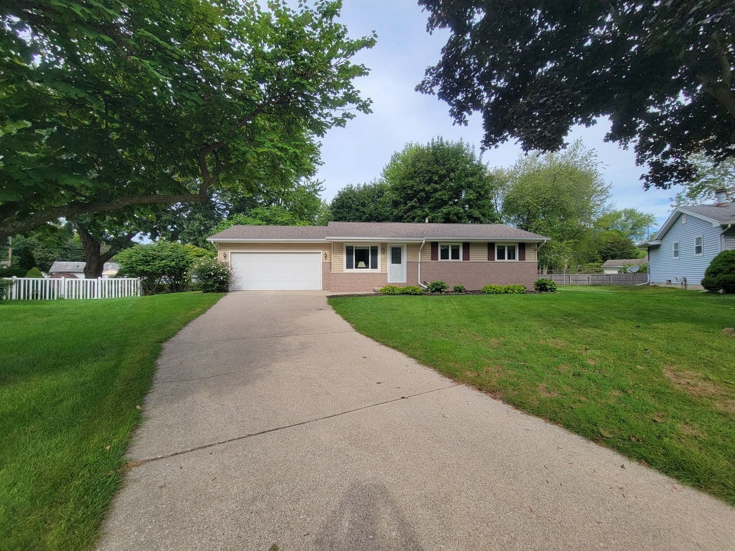 Midland House: 2901 Darby Court