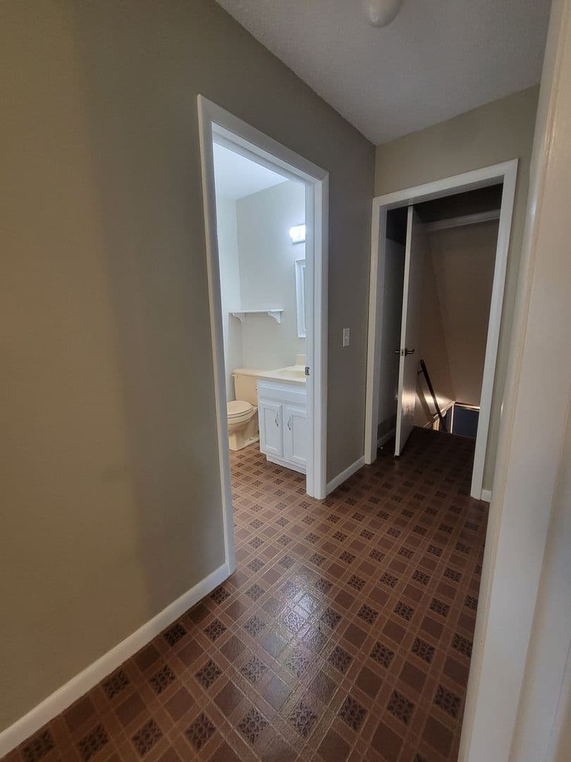 Midland House: 2901 Darby Court