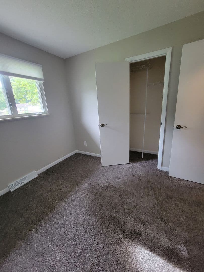 Midland House: 2901 Darby Court
