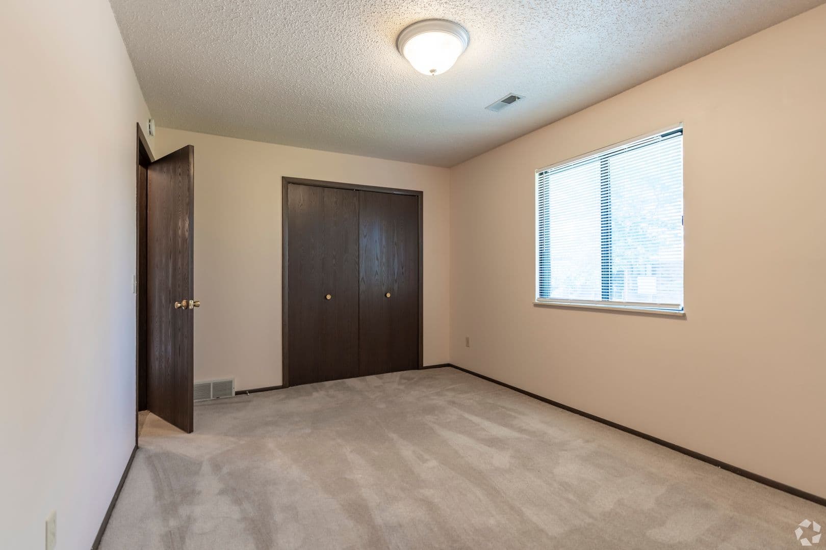 Saginaw Apartment: 6245 Normandy Dr. #10