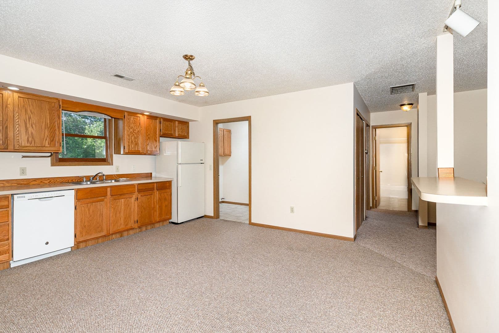 Saginaw Apartment: 6245 Normandy Dr. #10