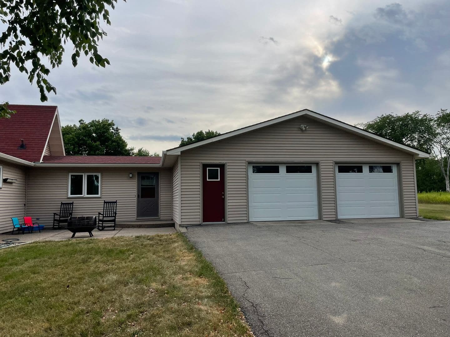Battle Lake House: 622 N Shore Drive