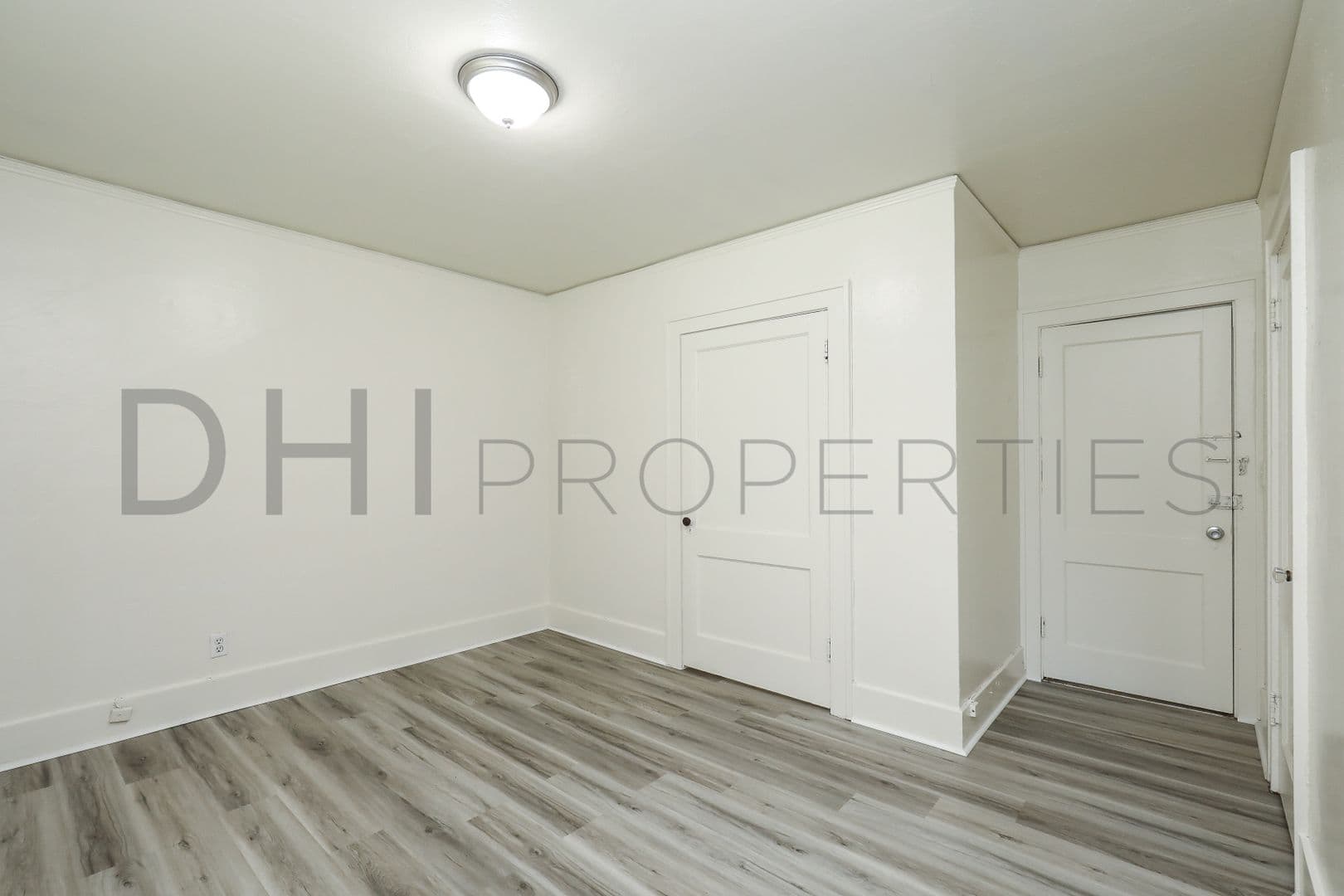 Longview Apartment: 1406 10th Avenue