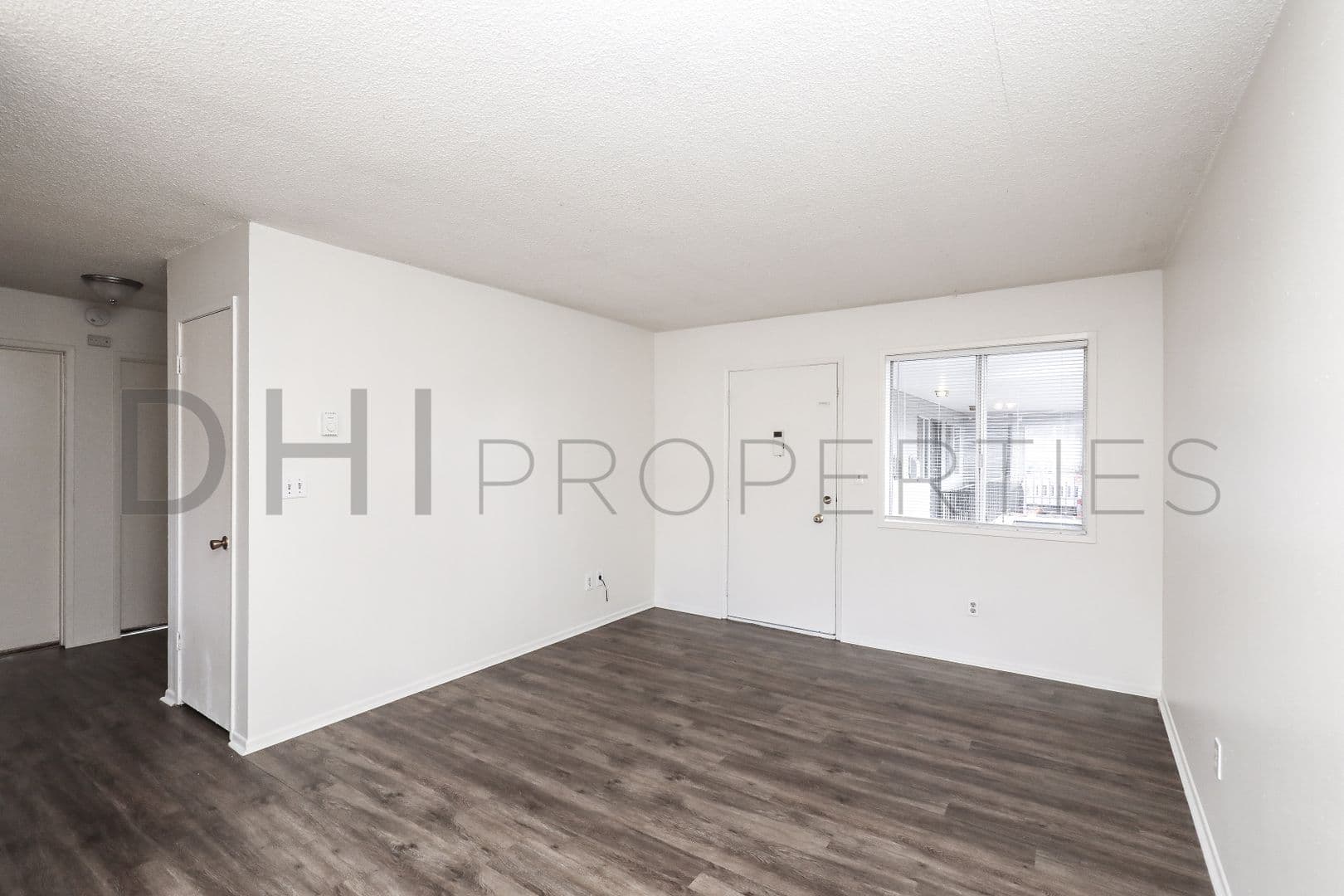 Longview Apartment: 852-862 8th Avenue