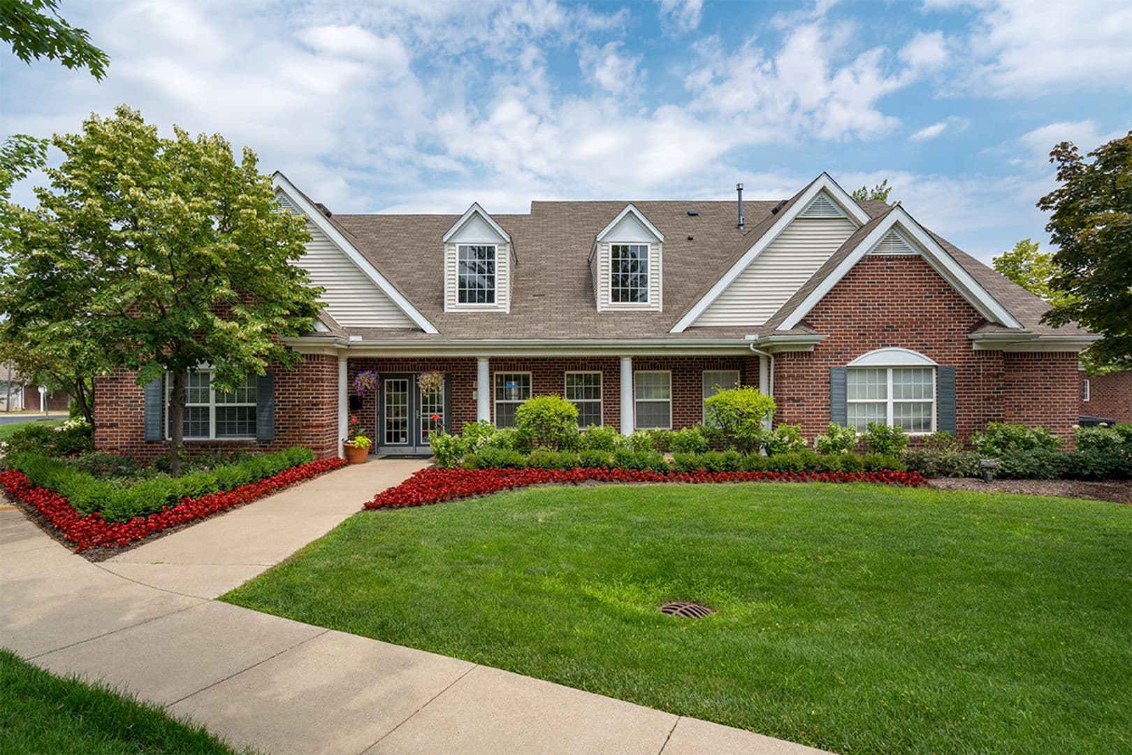 Canton Apartment: 201 Cassia Ct.
