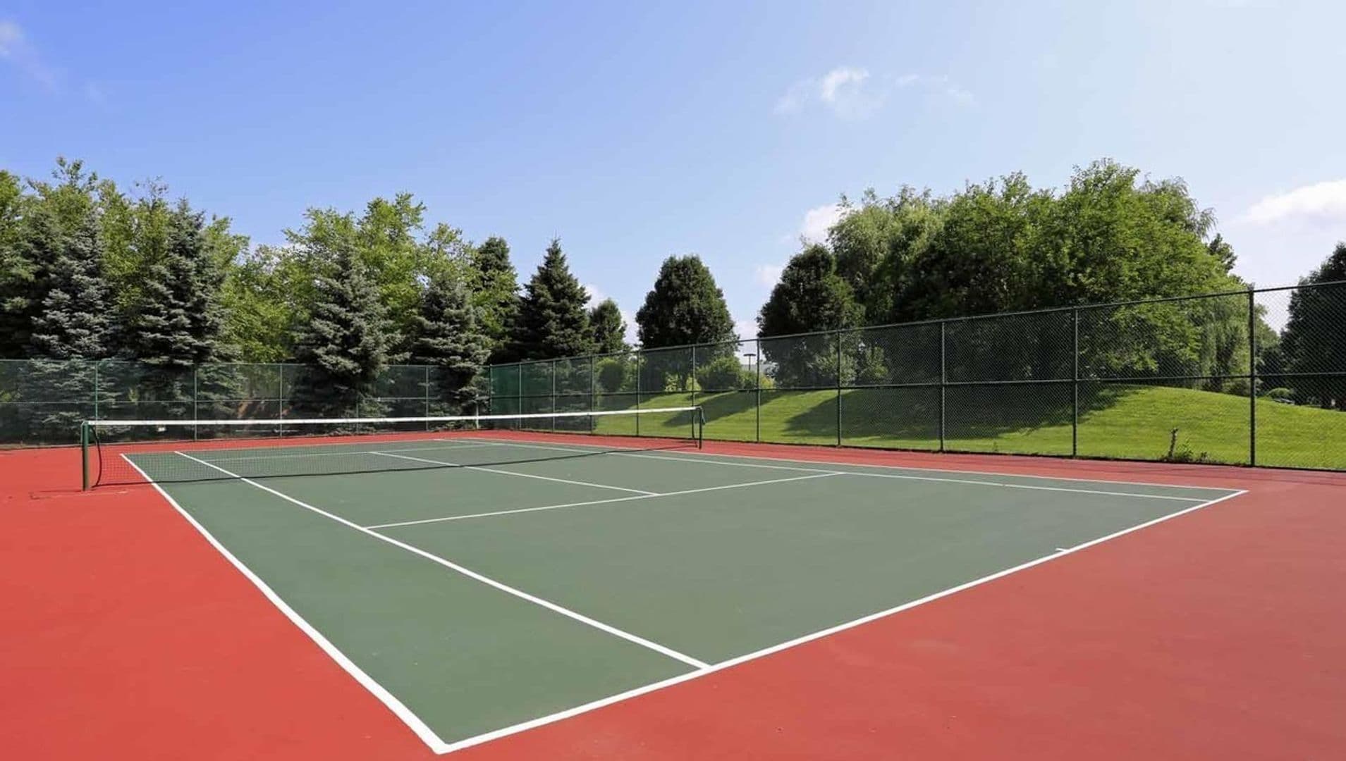 Rochester Hills Apartment: 1750 Melville Dr.