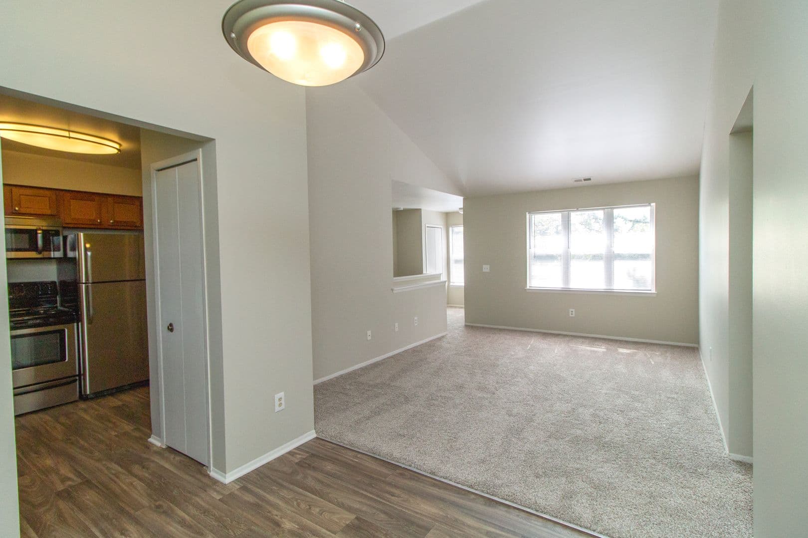 Rochester Hills Apartment: 1750 Melville Dr.