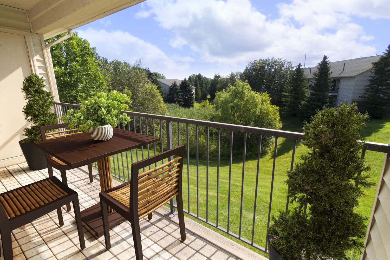 Rochester Hills Apartment: 2450 Norfolk