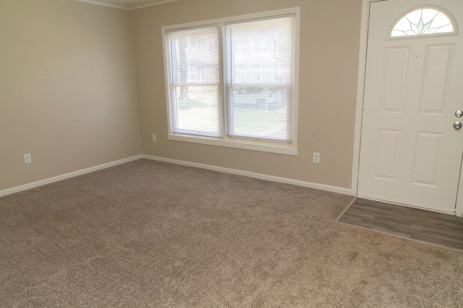 Rochester Hills Apartment: 786 Lawton Ct.