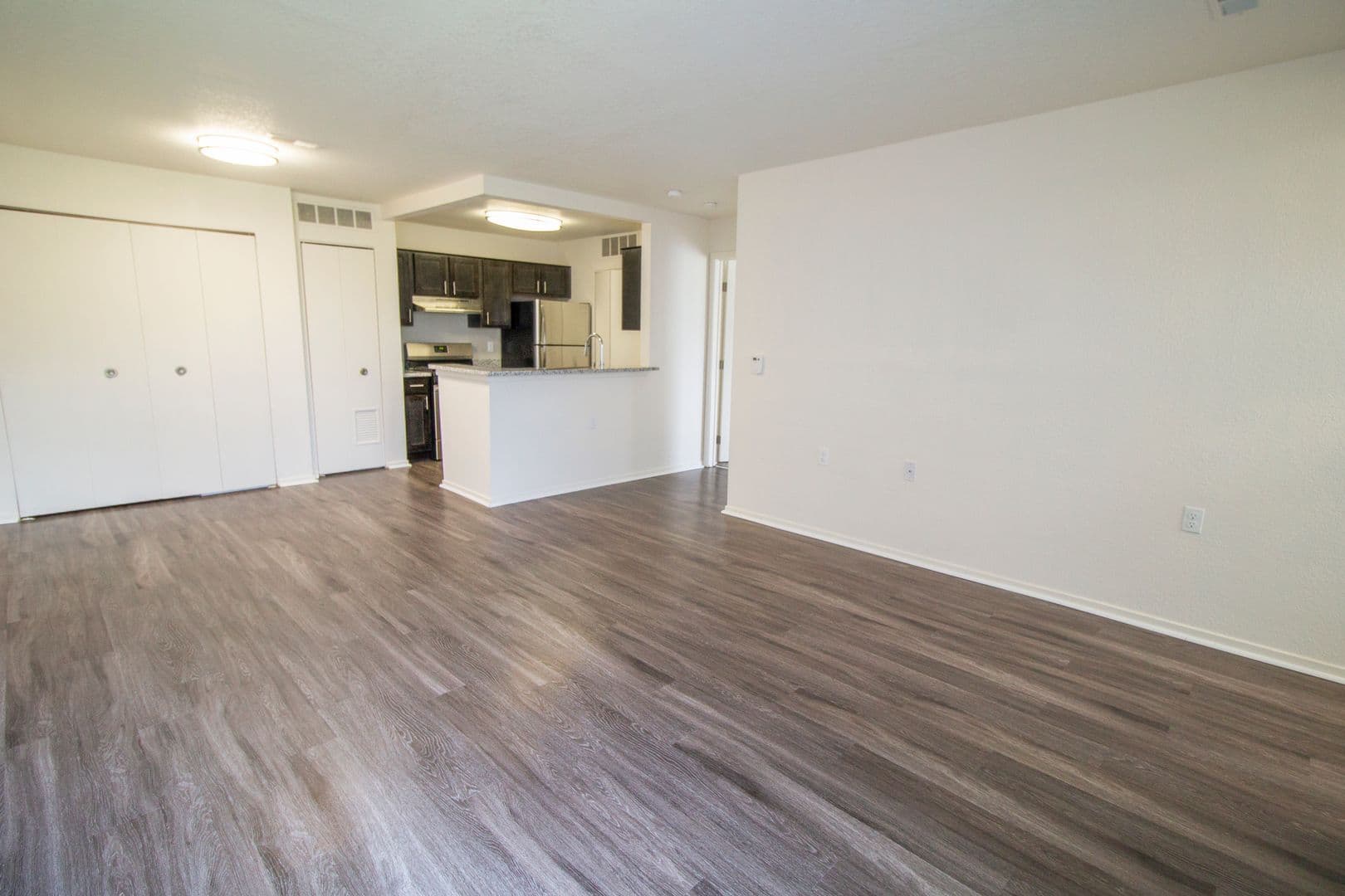 Ypsilanti Apartment: 2020 Arbor Circle East