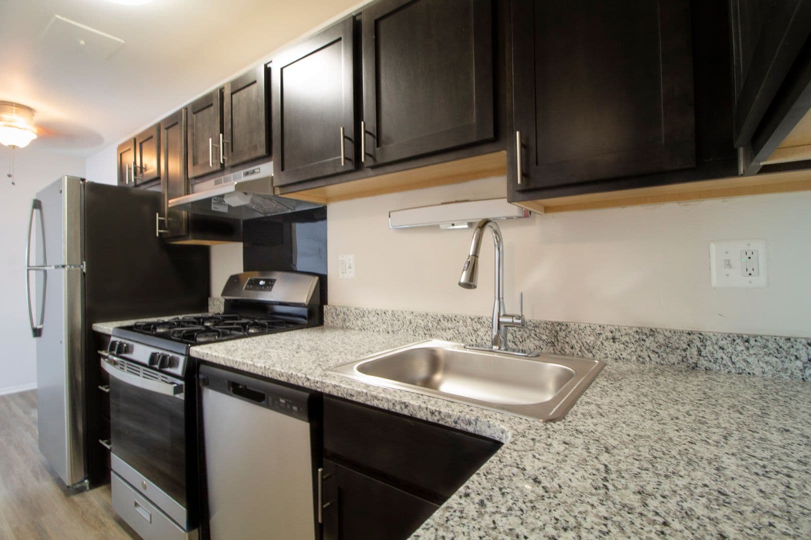 Novi Apartment: 23640 Chipmunk Trail