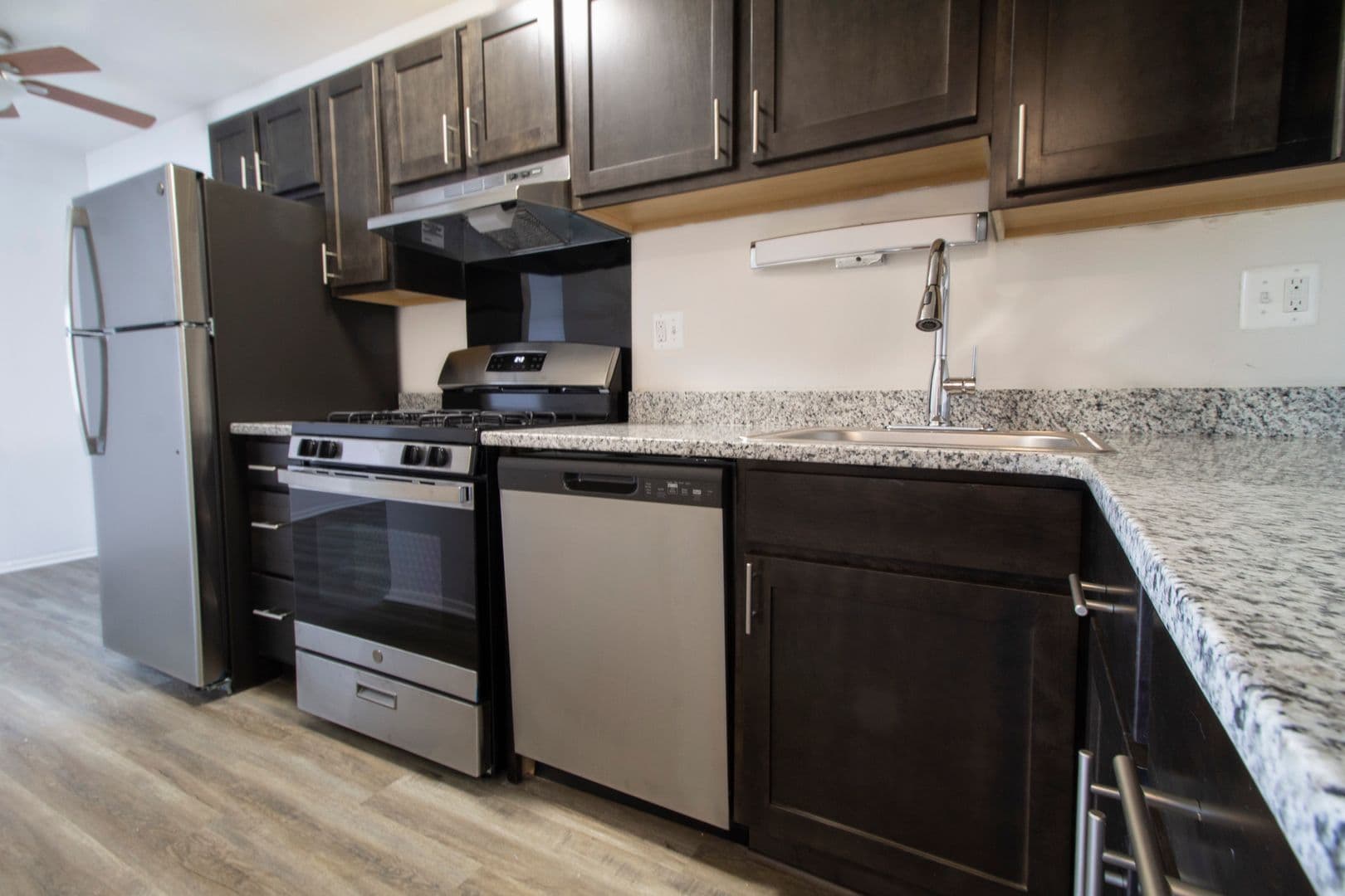 Novi Apartment: 23640 Chipmunk Trail