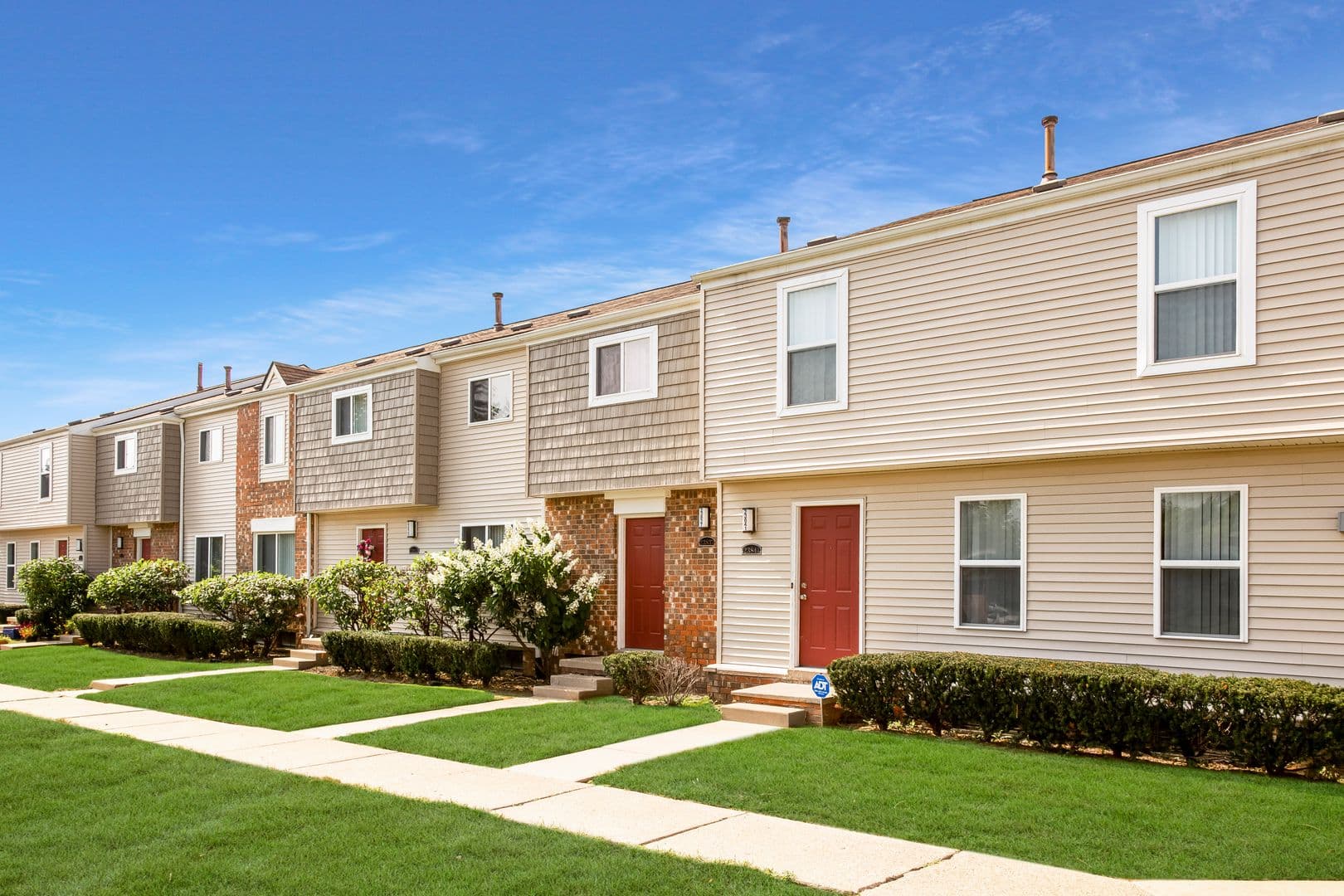 Novi Apartment: 23640 Chipmunk Trail