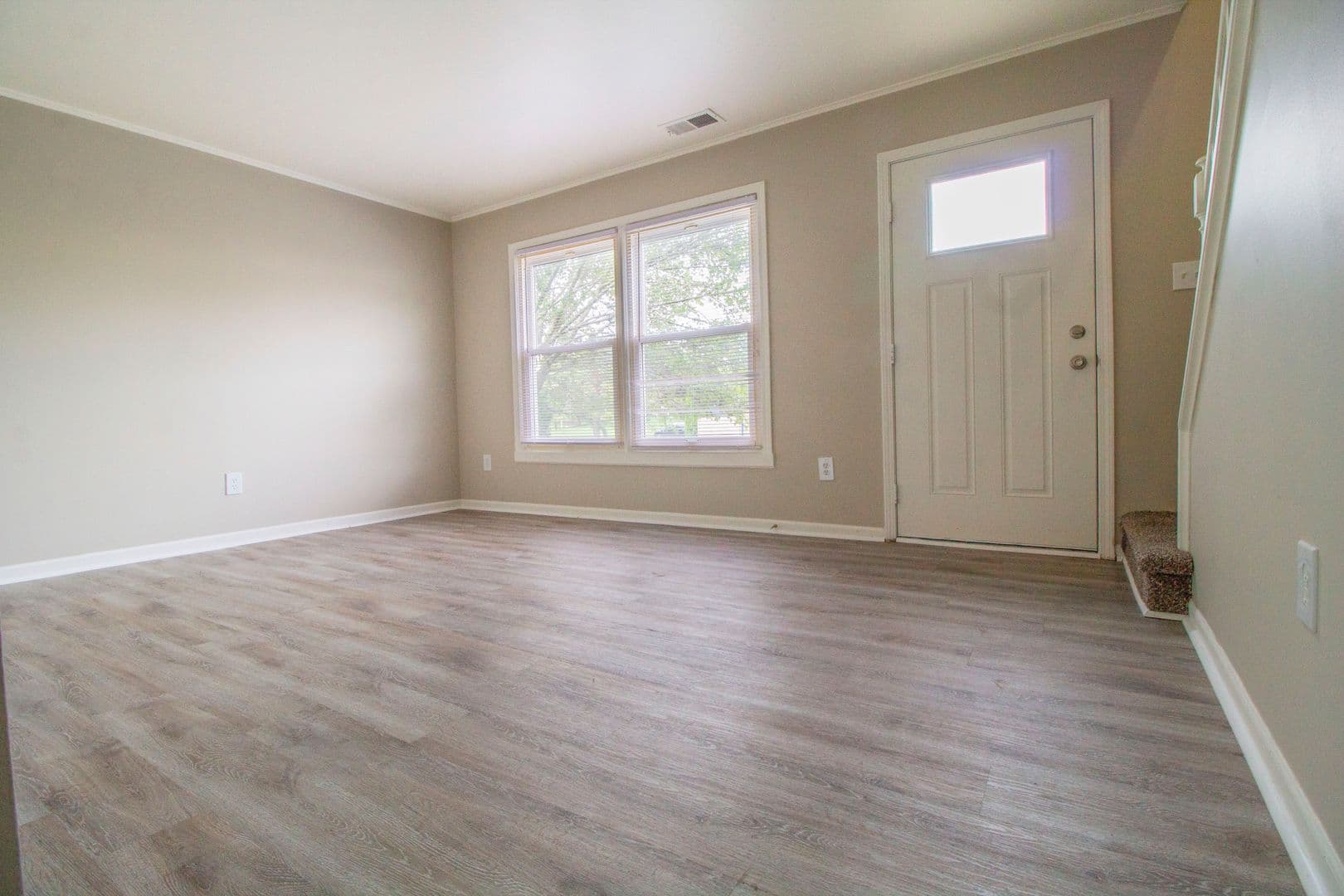 Rochester Hills Apartment: 786 Lawton Ct.