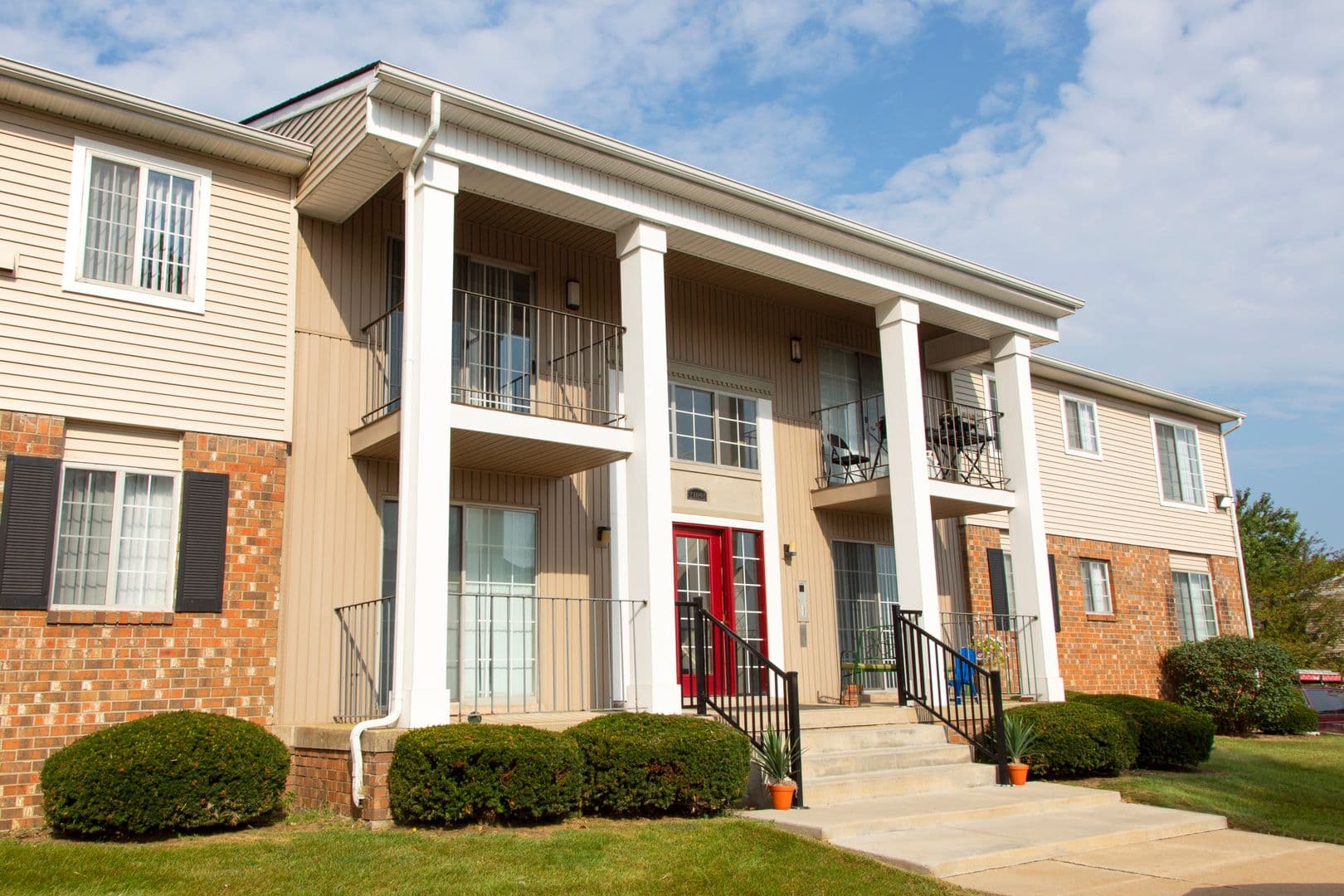 Novi Apartment: 23640 Chipmunk Trail