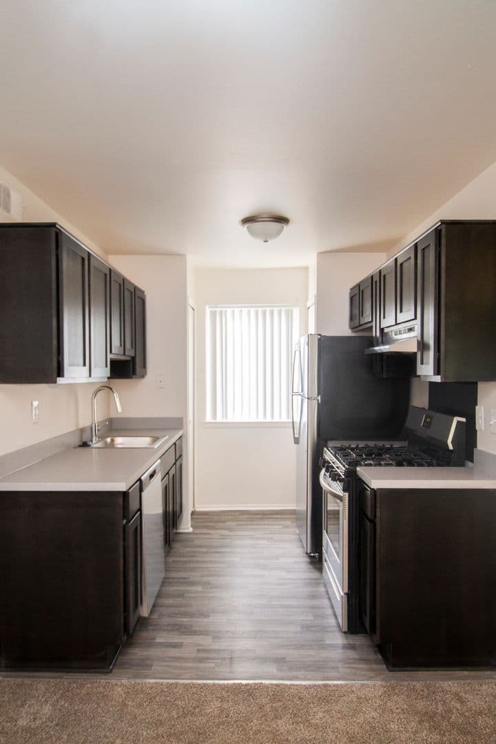 Novi Apartment: 23640 Chipmunk Trail