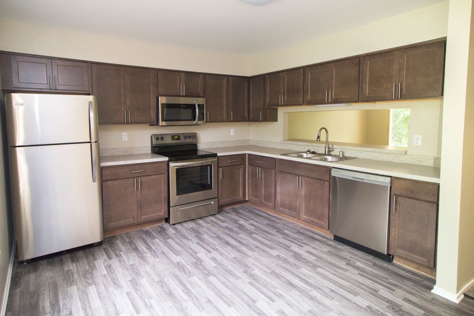 Auburn Hills Apartment: 2651 Greenstone Blvd.
