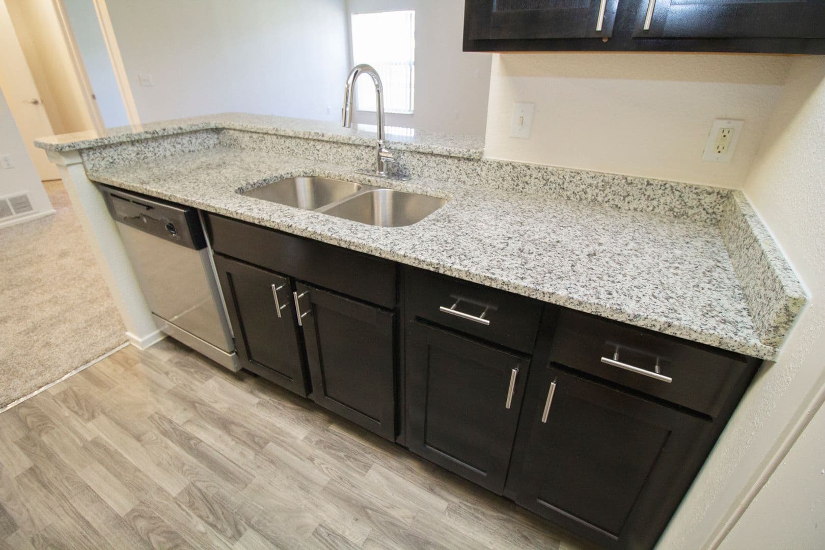 Ypsilanti Apartment: 2020 Arbor Circle East