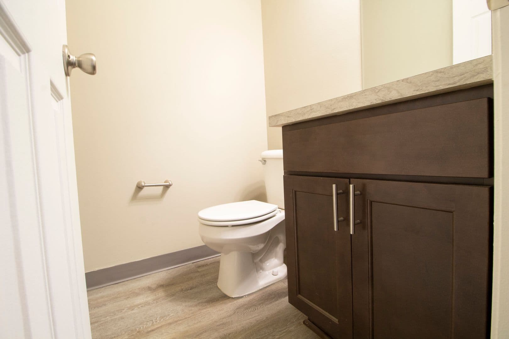 Rochester Hills Apartment: 786 Lawton Ct.