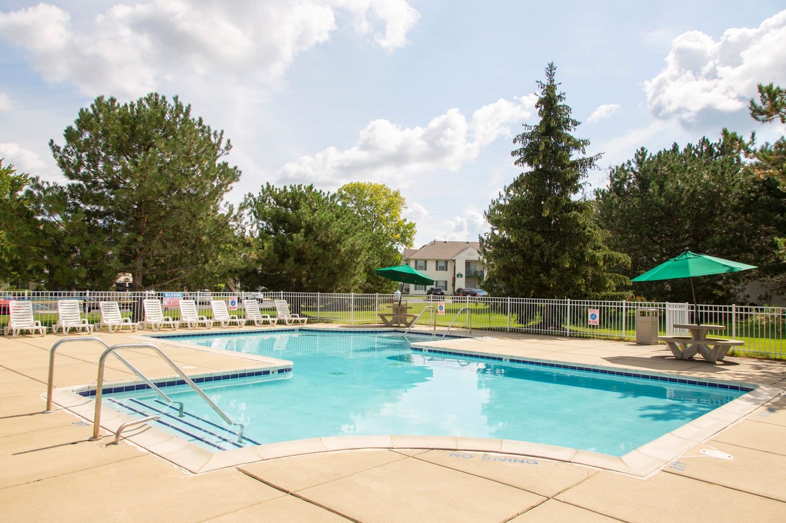 Wixom Apartment: 27059 Meadowood Drive