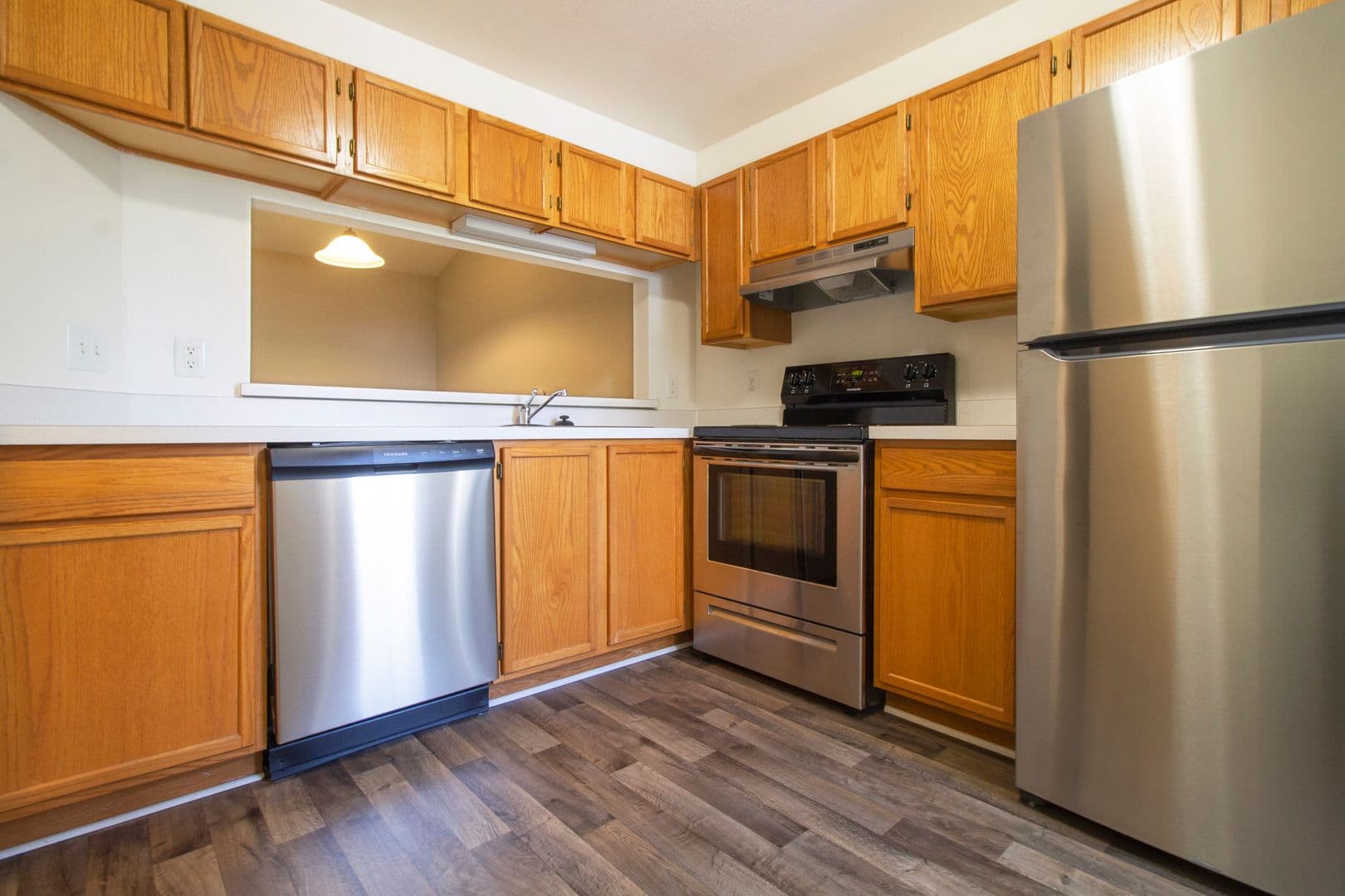 Rochester Hills Apartment: 2450 Norfolk