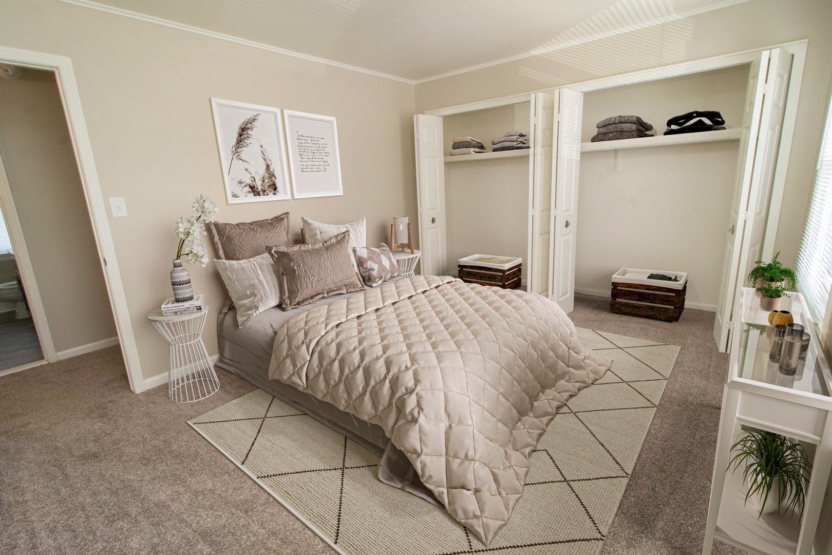 Rochester Hills Apartment: 786 Lawton Ct.