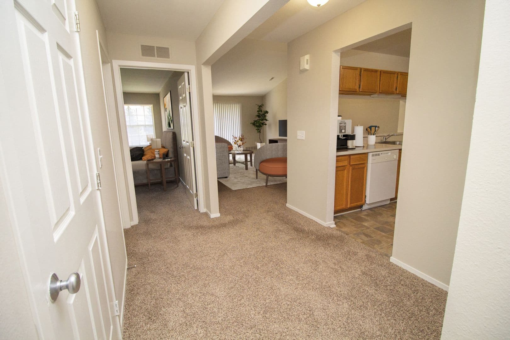 Rochester Hills Apartment: 2450 Norfolk