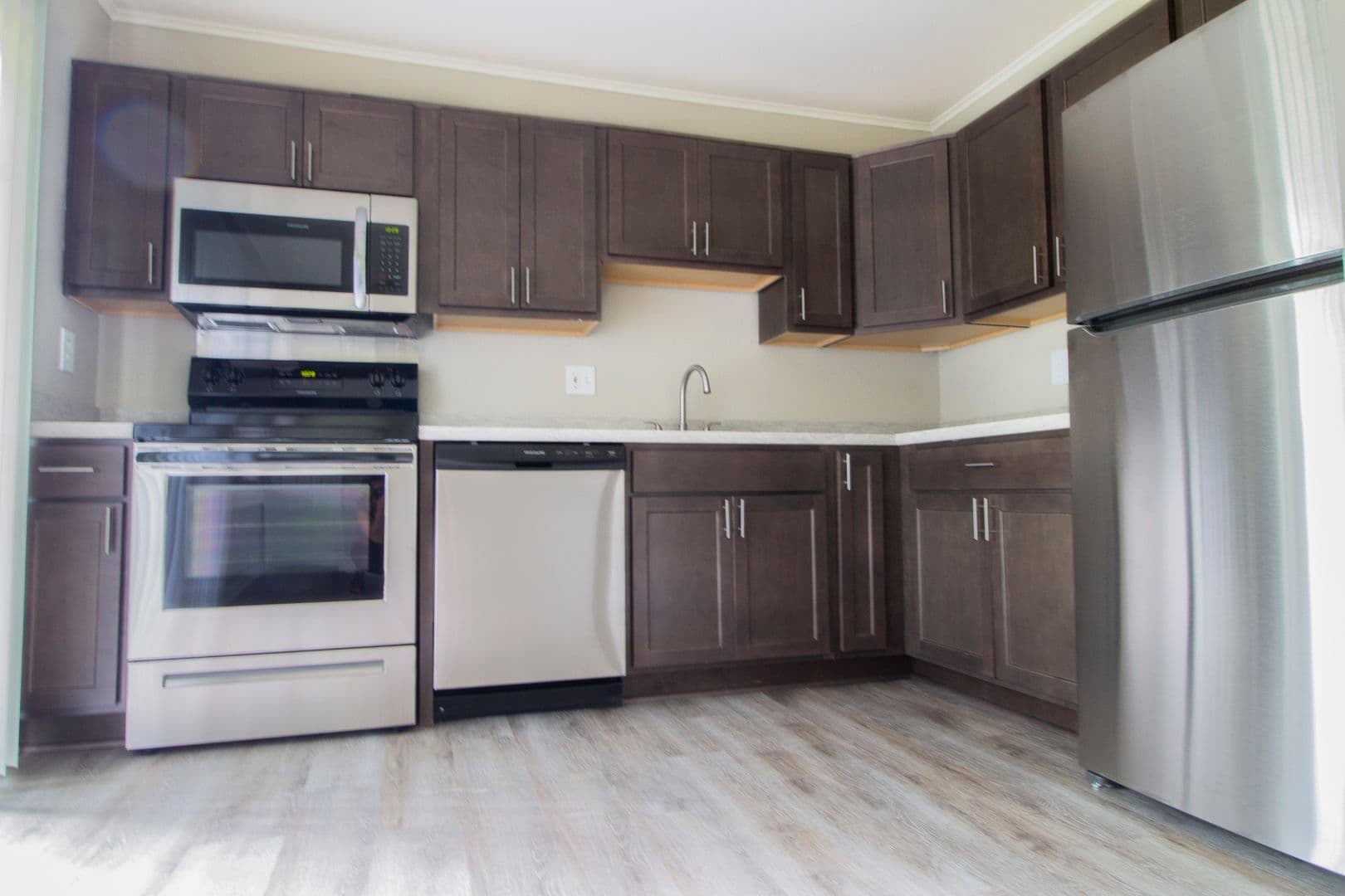 Rochester Hills Apartment: 786 Lawton Ct.