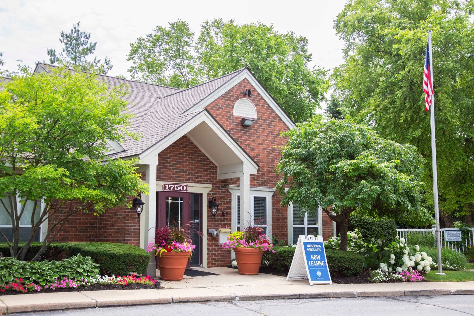 Rochester Hills Apartment: 1750 Melville Dr.