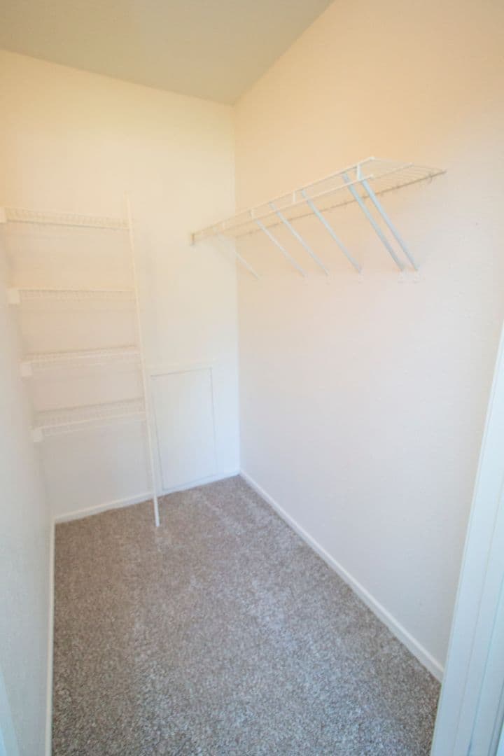 Ypsilanti Apartment: 2020 Arbor Circle East