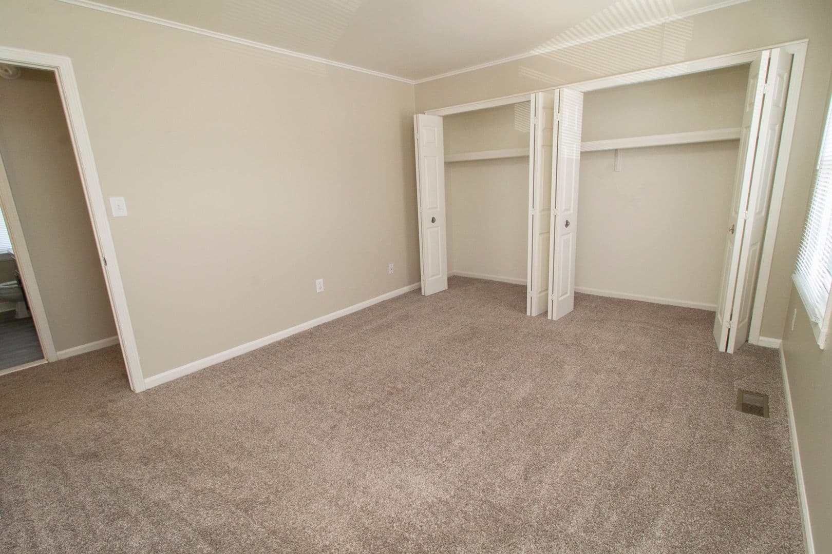 Rochester Hills Apartment: 786 Lawton Ct.