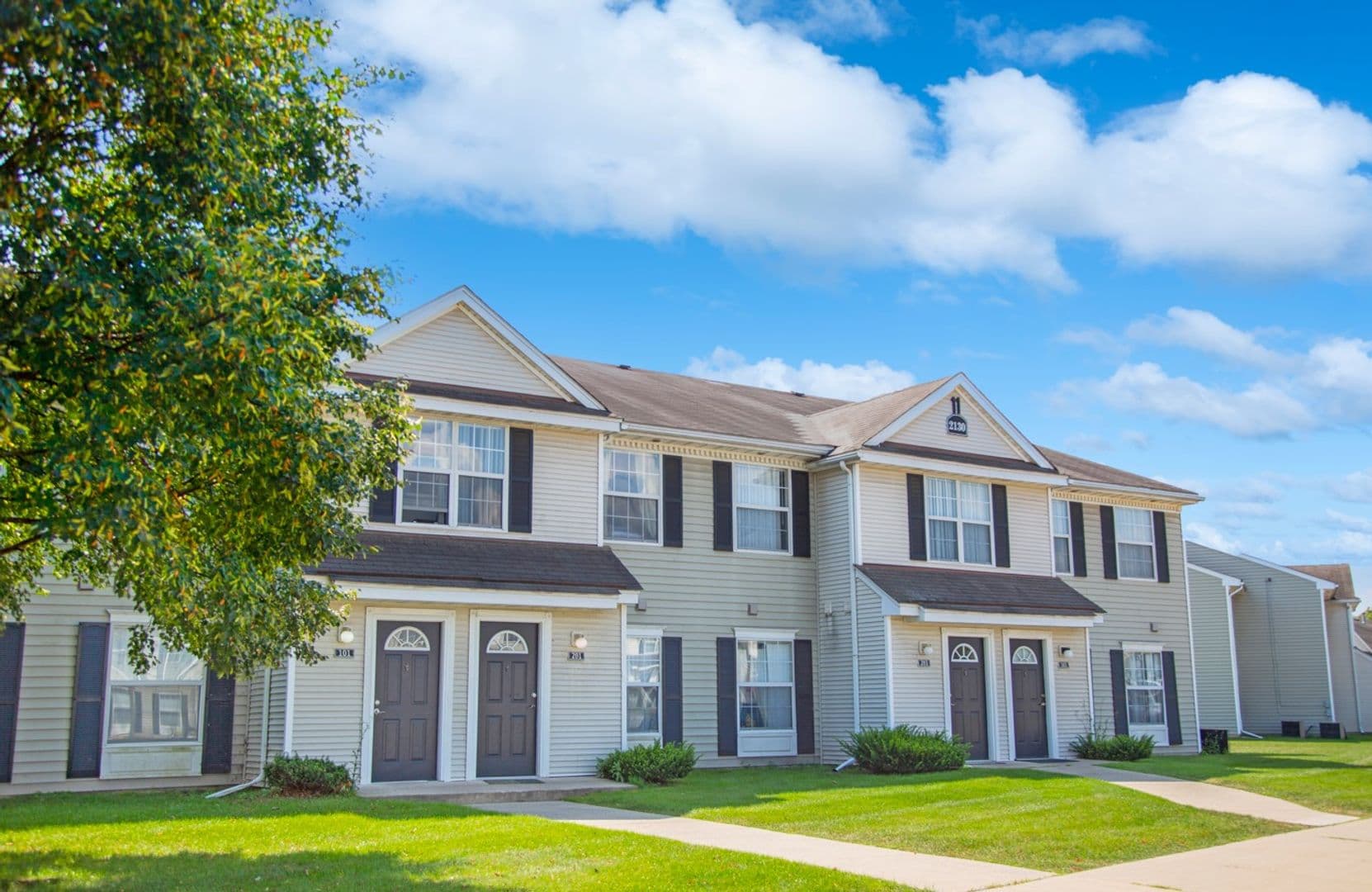 Ypsilanti Apartment: 2020 Arbor Circle East