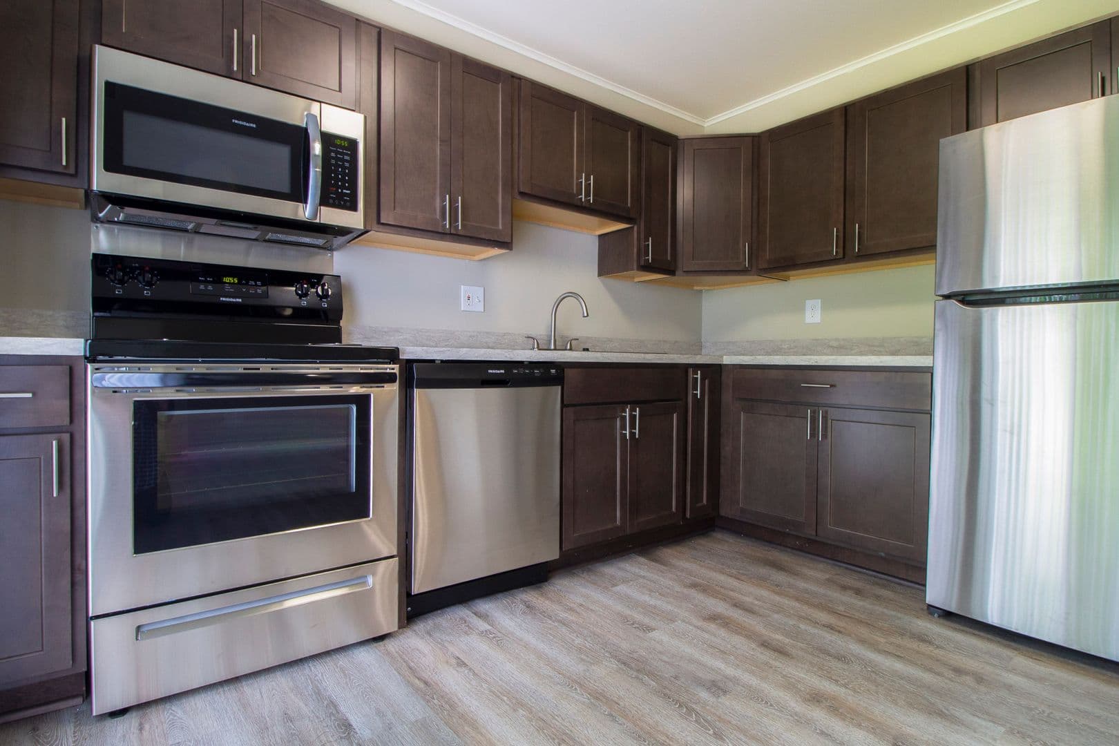 Rochester Hills Apartment: 786 Lawton Ct.