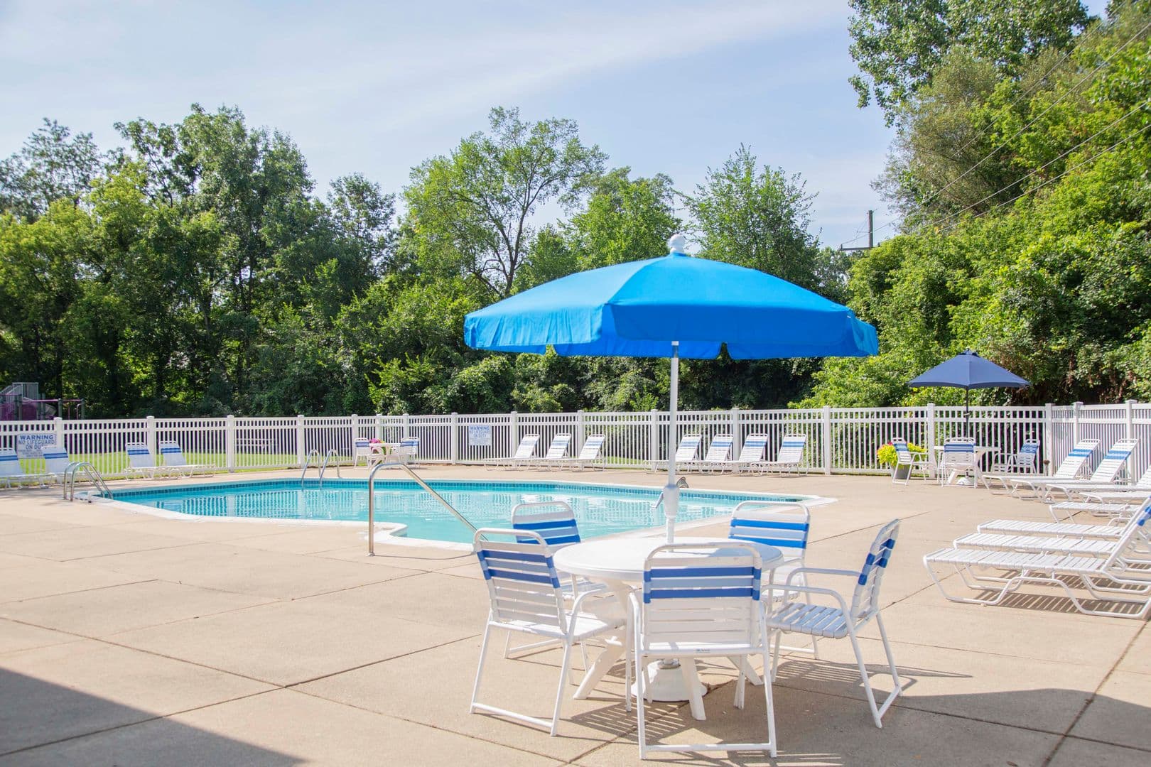 Novi Apartment: 23640 Chipmunk Trail