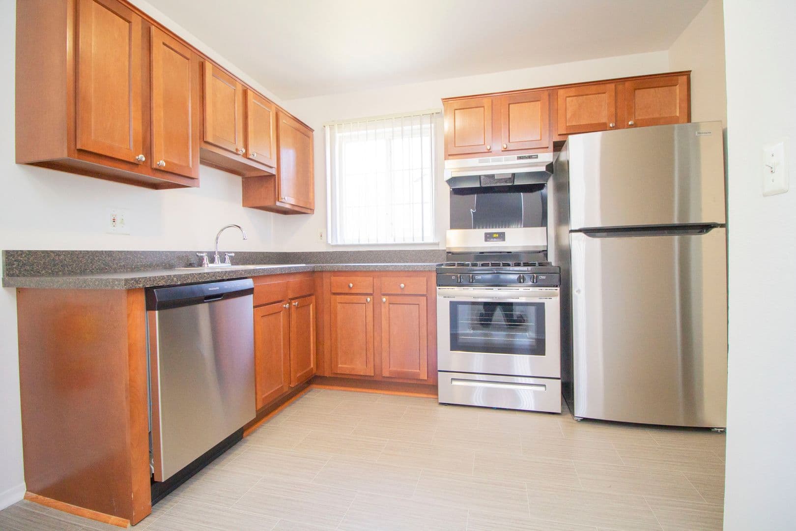 Canton Apartment: 41140 Canton Ct.
