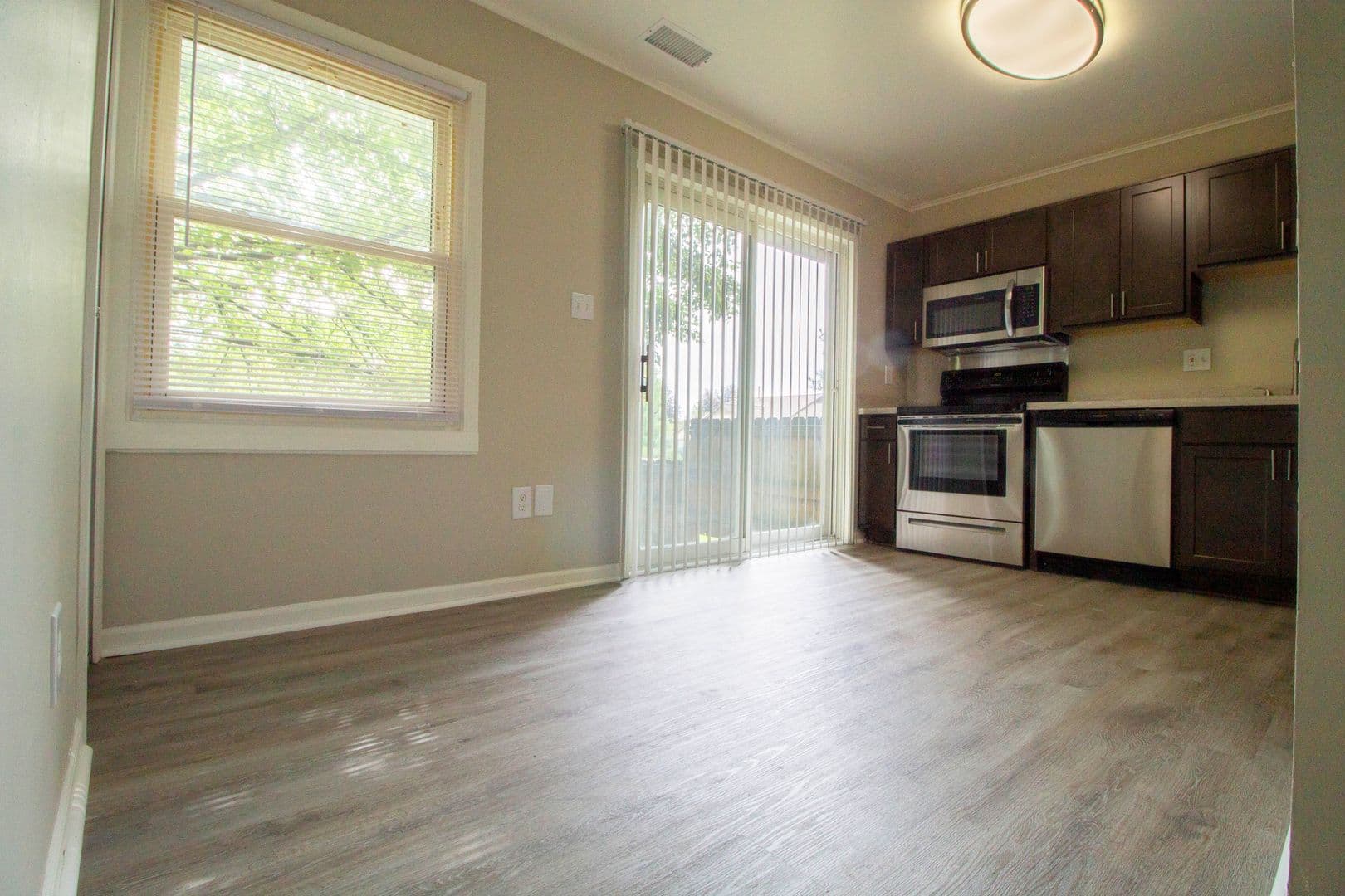 Rochester Hills Apartment: 786 Lawton Ct.