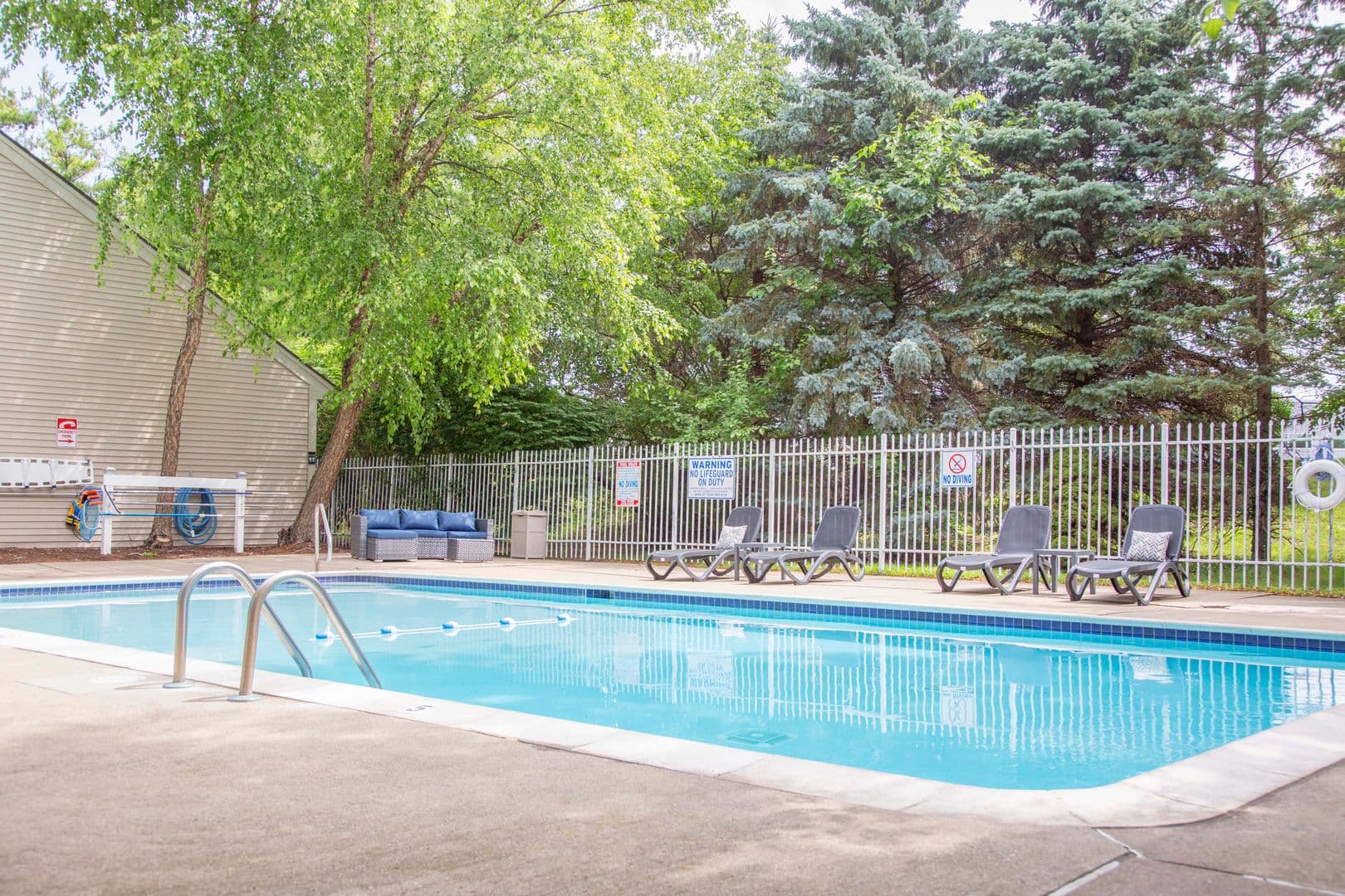 Rochester Hills Apartment: 1750 Melville Dr.