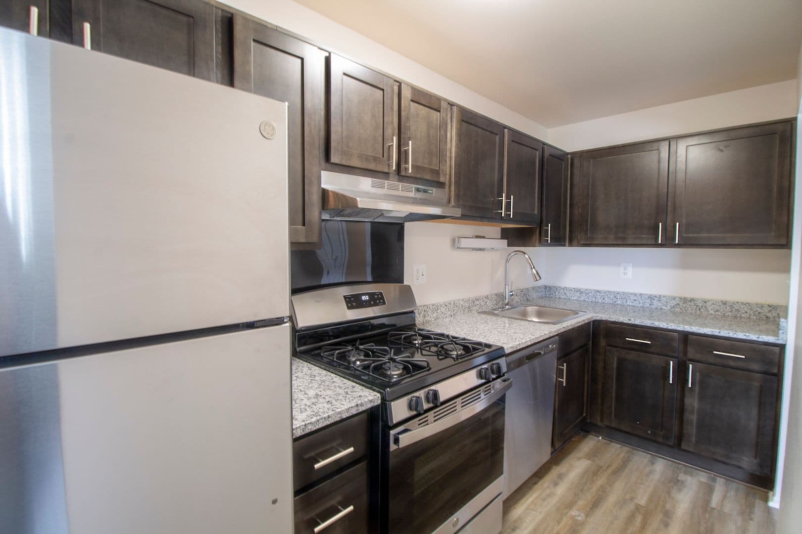 Novi Apartment: 23640 Chipmunk Trail