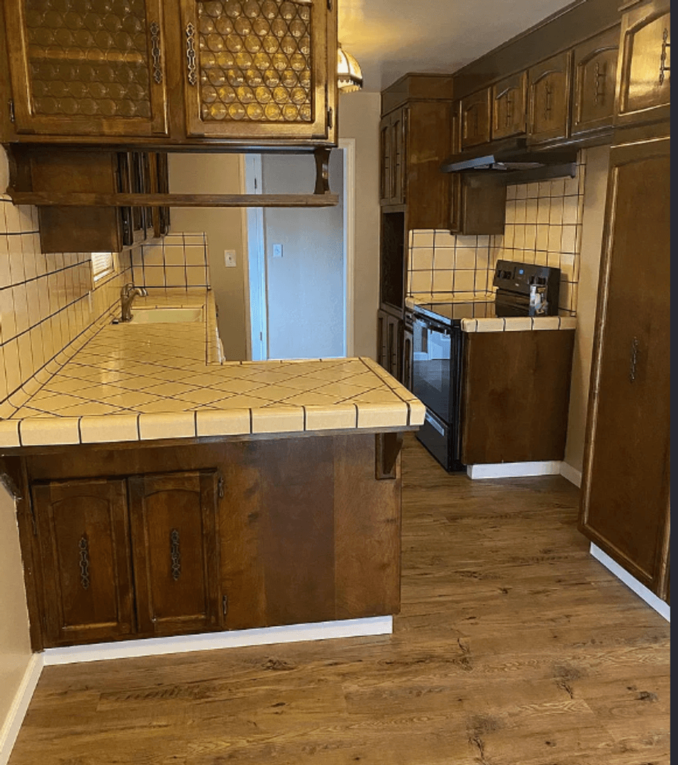 Manteca House: 615 Sierra St
