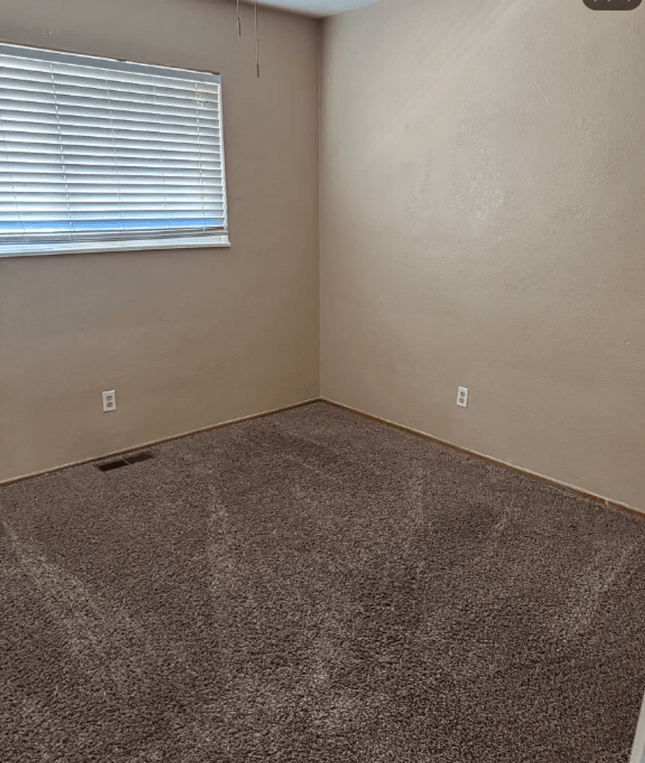 Manteca House: 615 Sierra St