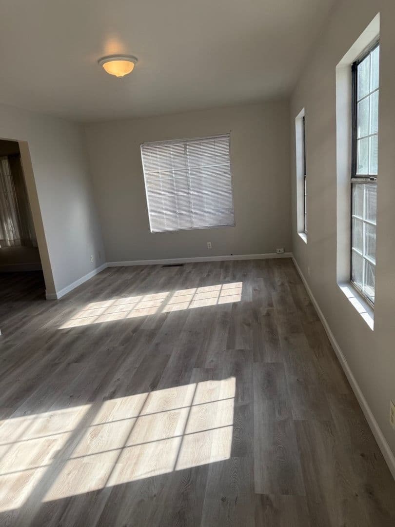 Oakland Apartment: 2712 Adeline St, Ste A